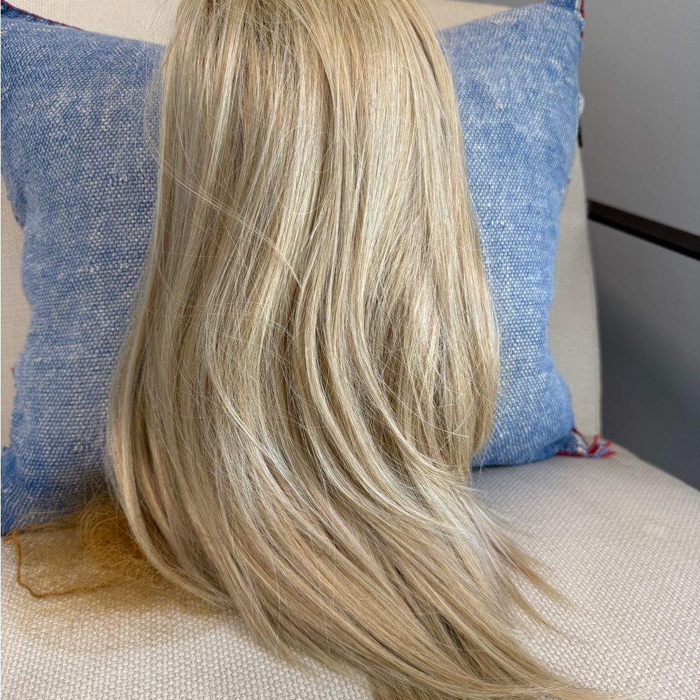 Long Straight Women's Wig in Light Blonde - Sleek Natural Look
